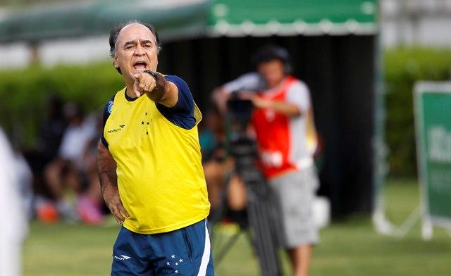 Marcelo Oliveira descartou o mistério e expôs os titulares no clássico (Foto: Washington Alves/Light Press)