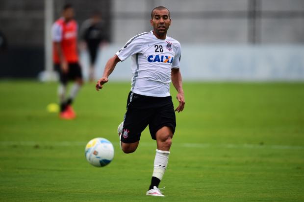 Emerson não demonstrou dor no joelho no treinamento de sexta e deverá ser escalado