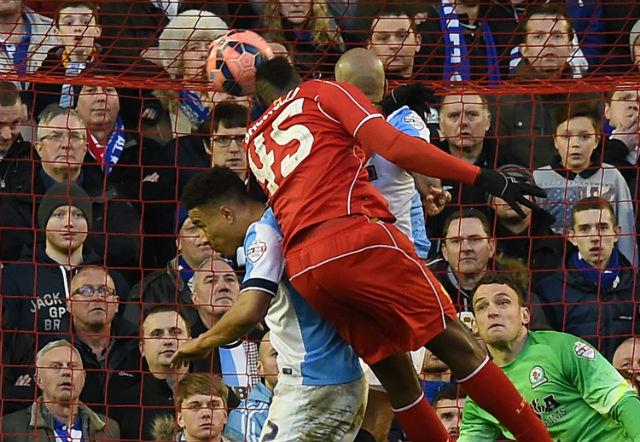 Com o número 45 às costas, Balotelli foi a campo e não pôde evitar jogo de volta (Foto:Paul Ellis)