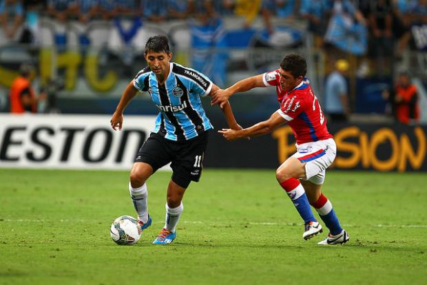 Alan Ruiz manifestou desejo de voltar a vestir a camisa do Grêmio