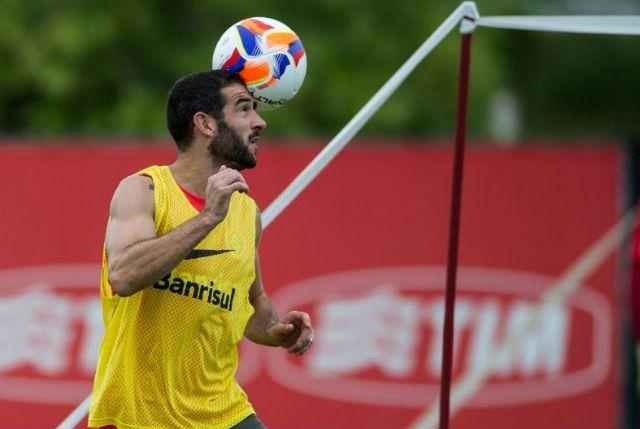Aguirre extingue trio de ataque e Lisandro López ganha vaga de Vitinho; argentino fará dupla com Sasha