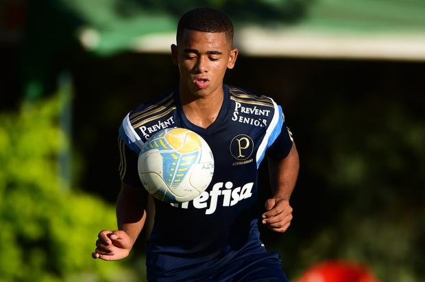 Gabriel Jesus recebeu elogios do atacante do Fluminense nesta sexta-feira