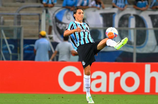 Pedro Geromel realizou uma cirurgia no ombro em dezembro e deve retornar ao time contra o Novo Hamburgo