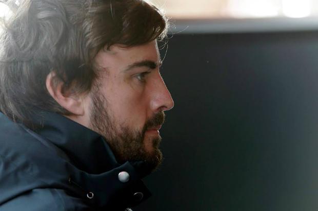 Após não ter estreado na Austrália, o espanhol Fernando Alonso trabalha duro para voltar bem no GP da Malásia