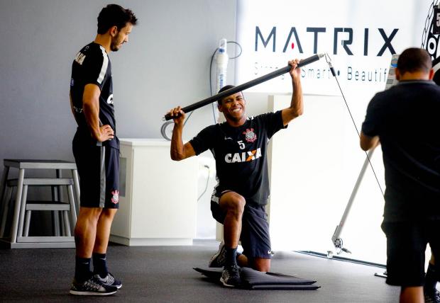 Elias vai treinar no Corinthians até se apresentar à Seleção Brasileira, no sábado (foto: Rodrigo Coca)