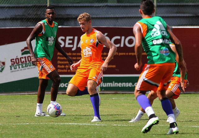 Marlone ganhará chance como titular desde o início da partida