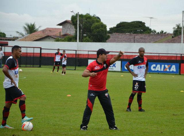 Treinador volta a comandar o Rubro-Negro neste sábado