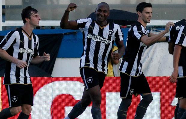 Sassá marcou o gol que rendeu a vitória ao Botafogo