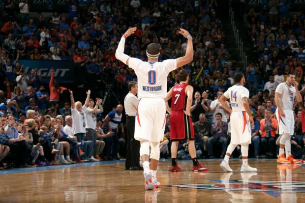 Westbrook anotou seu 10º triplo-duplo e ajudou o Oklahoma a vencer o Heat