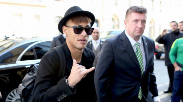 Neymar espera um jogo disputado entre França e Brasil