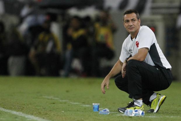 Com baixas em todos os setores, Doriva terá que reformular Vasco que enfrenta Boavista