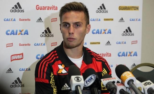 O flamenguista Bressan, ex-Grêmio, foi convocado imediatamente para a vaga do vascaíno Luan