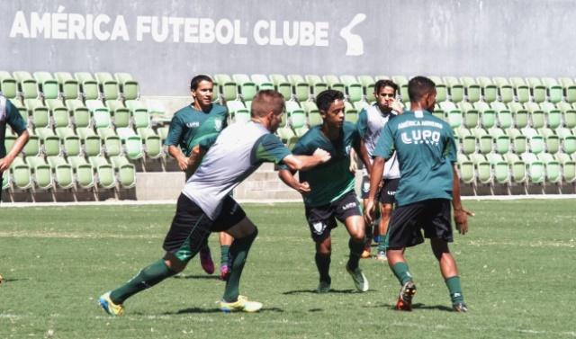 Ainda sonhando com a segunda fase do estadual, os jogadores do América se reapresentaram nesta terça-feira