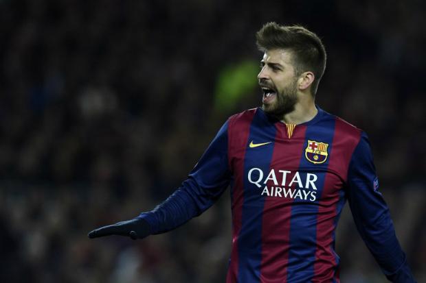 Piqué insultou dois guardas em outubro de 2014 e deve pagar R$ 35 mil de indenização (Foto: LLUIS GENE / AFP)