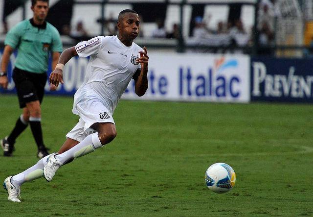 Destaque do Santos no Paulistão, Robinho está à serviço da Seleção Brasileira em Paris e desfalca Peixe