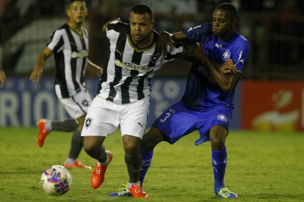 Vilão no tropeço do Botafogo, Bill chegou a discutir com dirigente que o criticou no vestiário (Foto: Vitor Silva/SSPress)