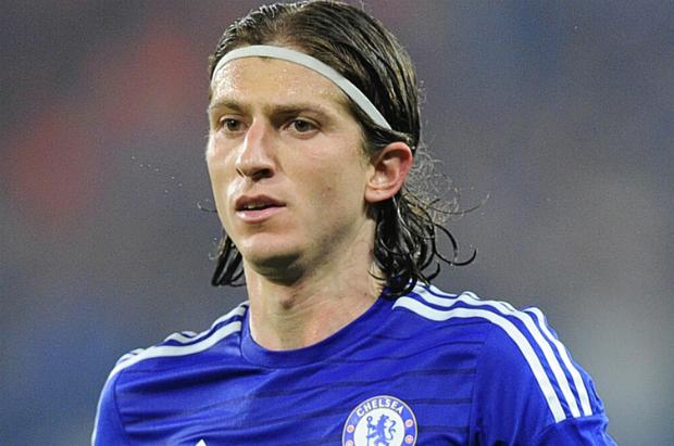 Caso a especulação se concretize, Filipe Luís seria titular do Atleti, ao passo em que o brasileiro tem sido reserva de Azpilicueta no Chelsea