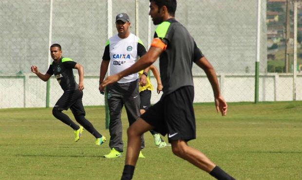 Coxa vai a campo cheio de mudanças na equipe