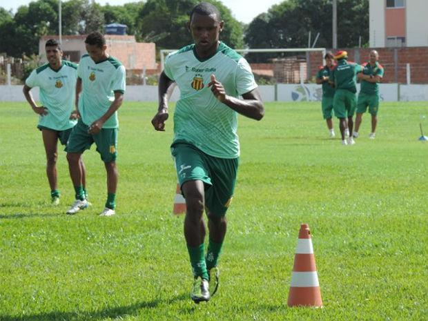 O zagueiro Mimica está focado na partida contra o Estrela do Norte, pela Copa do Brasil