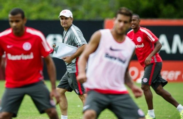 Diego Aguirre têm vários desfalques para a partida contra o União Frederiquense
