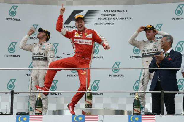 Sebastian Vettel quebrou jejum de vitórias da Ferrari e se emocionou com o resultado