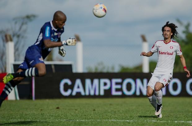 Valdívia anotou o gol da vitória que deixou o Inter na liderança e rebaixou o União Frederiquense