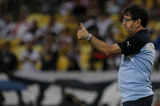 Técnico do Botafogo colocou Giaretta no meio-campo neste domingo (Foto: Vitor Silva/SSPress)