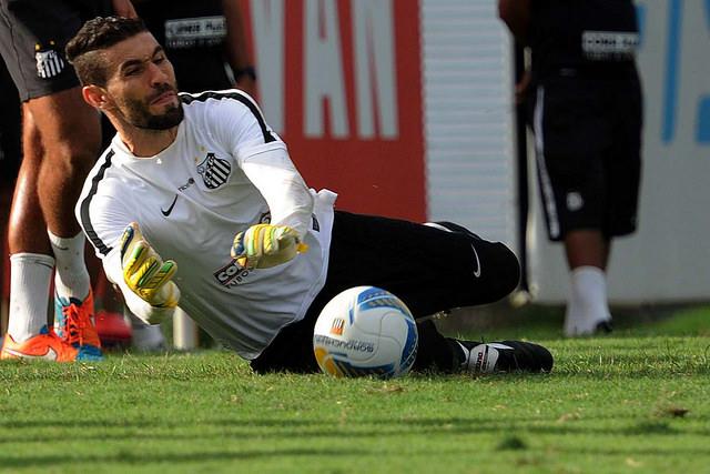 Vanderlei sofreu a fratura na face na última quinta-feira, no duelo contra a Ponte Preta