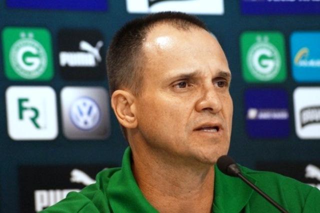 Técnico Wagner Lopes está cobrando os jogadores por melhores atuações pelo Goiás