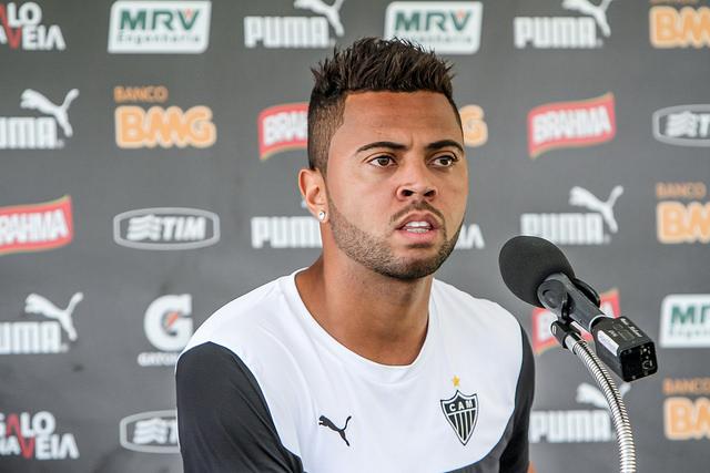 Rafael Carioca, responsável por barrar o experiente Pierre, manifestou o desejo de continuar no Atlético-MG