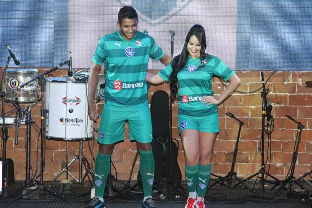 O novo uniforme do Papão traz duas tonalidades diferentes de verde, em tributo à região da Amazônia
