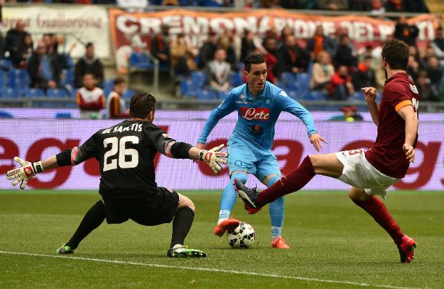 Jogando contra o ex-clube, De Sanctis viveu dia inspirado no Estádio Olímpico (Foto: Gabriel Bouys)