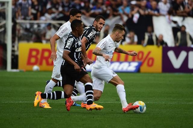 Em jogo truncado, Santos conseguiu reverter o placar do primeiro tempo e arrancou um empate do Timão