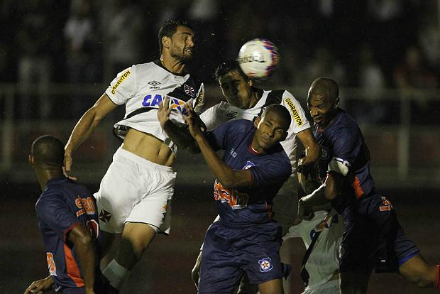 O Vasco lutou até o fim pela vitória, mas os nove gols no placar acabaram dando o triunfo ao Friburguense