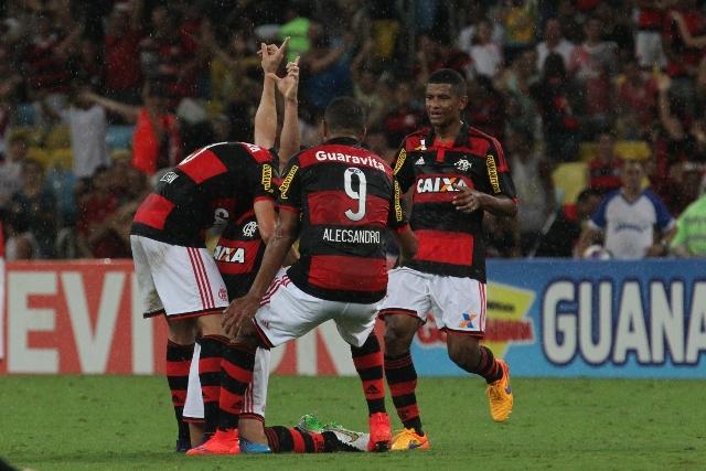 Substituto de Vanderlei no Fla-Flu, Deivid exaltou a atuação da equipe neste domingo (Foto: Gilvan de Souza)