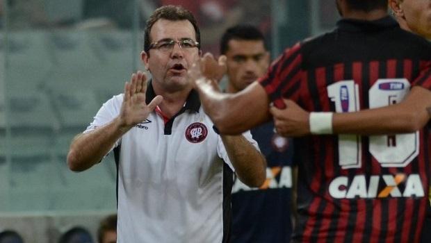 Enderson já conversa com a diretoria sobre reforços para sequência da temporada