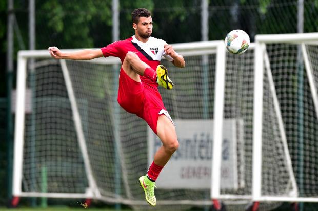 Lucão ganhou chances como titular com Muricy Ramalho e agradeceu ao ex-treinador do clube