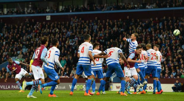 Nesta tarde, Aston Villa e Queens Park Rangers empataram em 3 a 3 (Foto: Glyn Kirk)