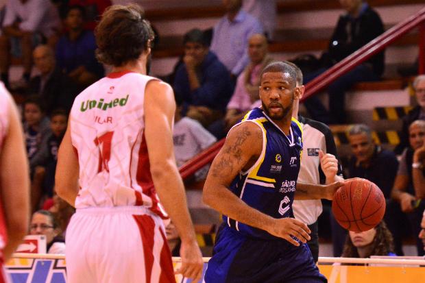 Jimmy Baxter apareceu nos segundos finais para decretar a vitória para o São José (Foto:João Pires/LNB)
