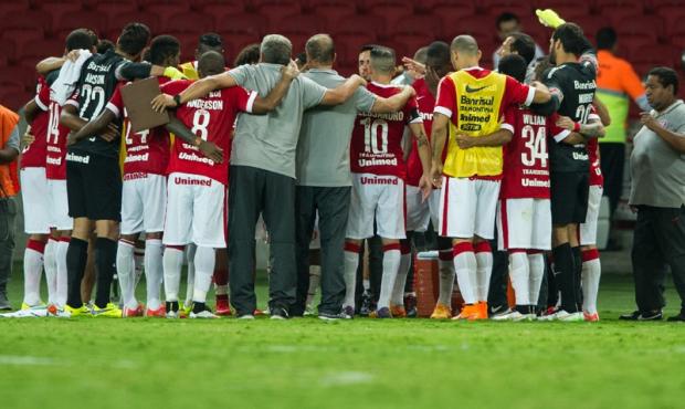 Internacional empatou por 2 a 2 no tempo normal e avançou com triunfo nos pênaltis