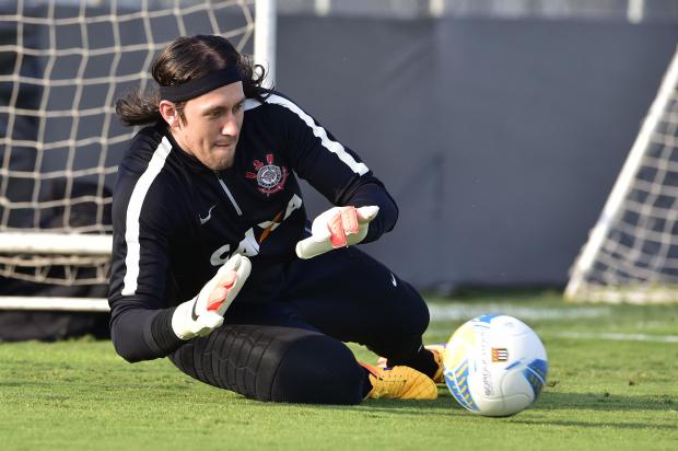 Cássio defendeu cobranças e não permitiu que as suas fossem defendidas: cinco chutes, cinco gols