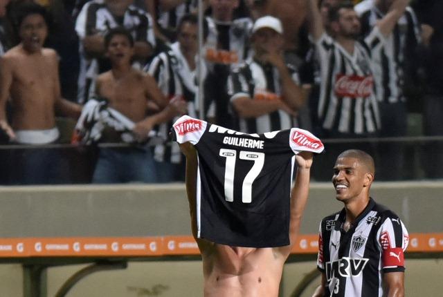 Guilherme, que fez sua estreia na temporada de 2015, se emocionou ao marcar gol no fim (Foto: Douglas Magno)