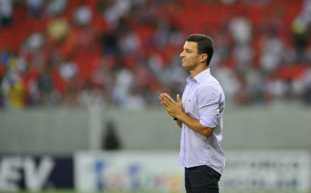 O técnico Júnior Rocha aposta na força do Luverdense no estádio Passo das Emas