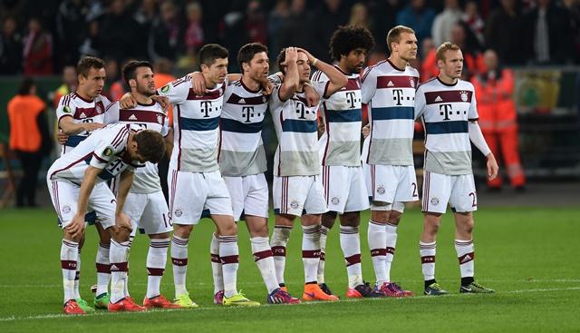 Pela Copa da Alemanha, o Bayern de Munique eliminou o Bayern Leverkusen