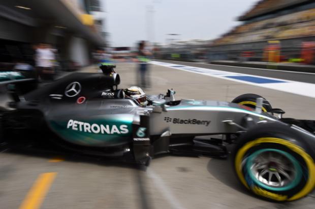 Lewis Hamilton andou na frente em todos os treinos livres para o GP da China de F1