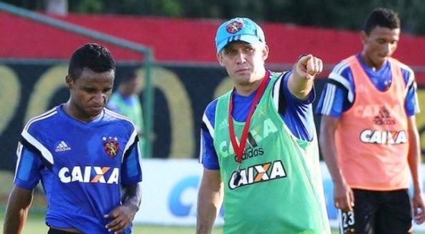 Eduardo Baptista passará um vídeo para apontar os erros do Sport diante do Bahia