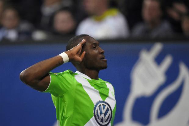 Melhor jogador em campo, Guilavogui marcou primeiro gol e foi extremamente efetivo ao proteger a defesa do Wolfsburg (Foto: Tobias Schwarz)