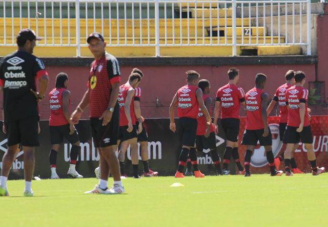Elenco tricolor treinou na Arena na manhã deste sábado