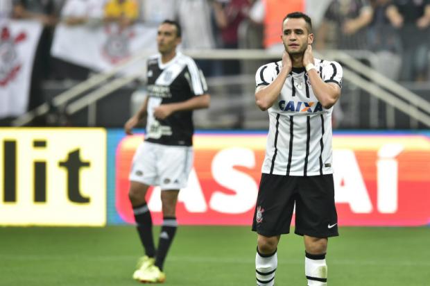 Renato Augusto lamenta desempenho abaixo do usual, mas exalta classificação corintiana às semifinais