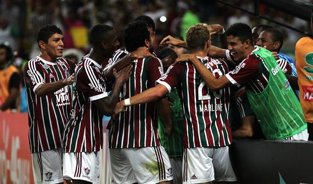 O Botafogo diminuiu no fim, mas o Fluminense saiu do Maracanã conseguindo reverter a vantagem do Alvinegro